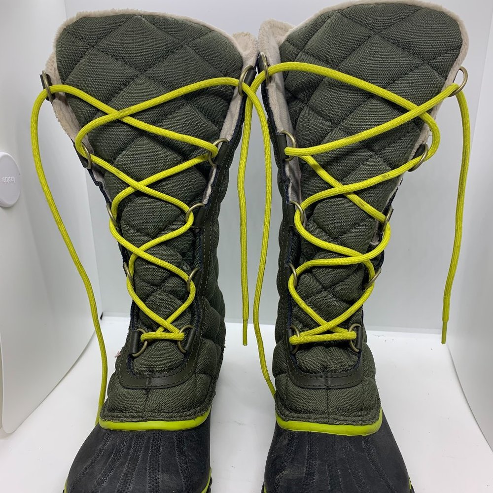 Sorel Out N About Tall Quilted Boot. Size 8. Excellent condition.